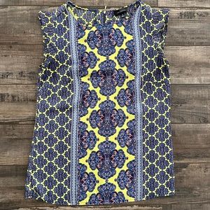 Beautiful top with the gold zipper in the back.